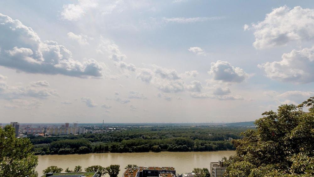 River View Apartments Hotel Bratislava Exterior photo